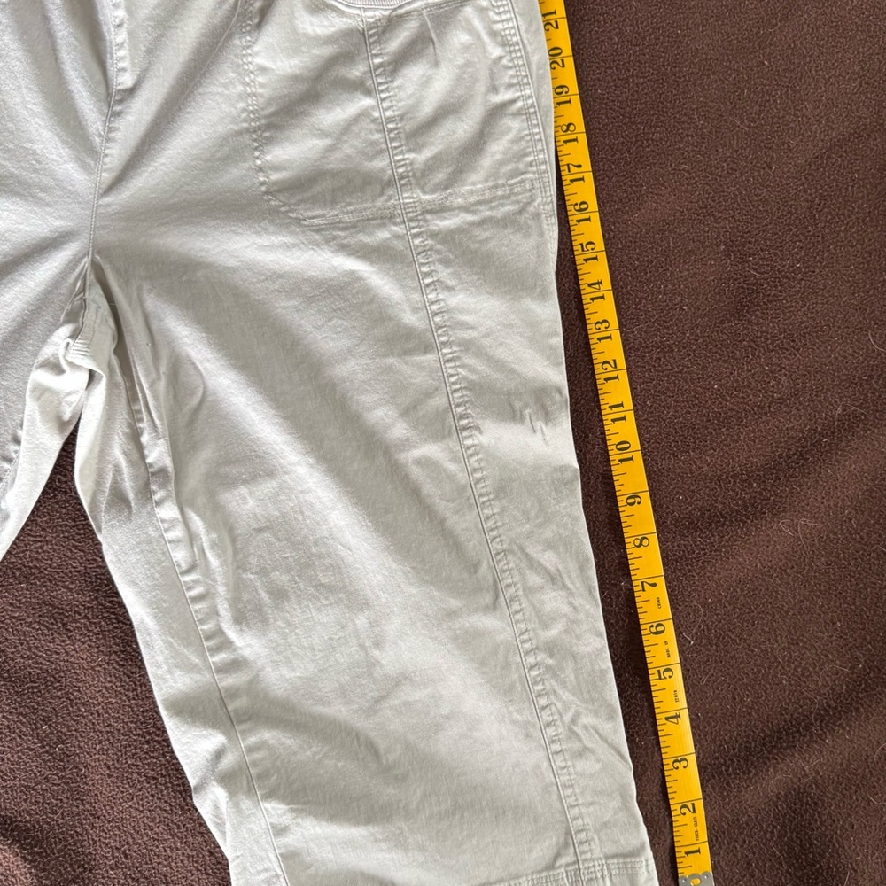 Casual Khaki Christopher & Banks Capris - Picture 7 of 9